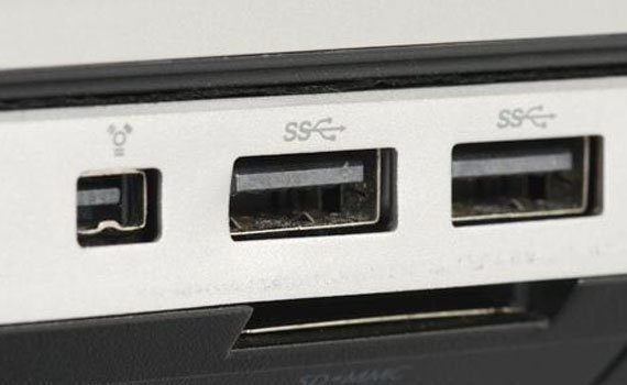 Bộ bàn phím chuột Microsoft Wired Desktop 600 kết nối USB tiện lợi