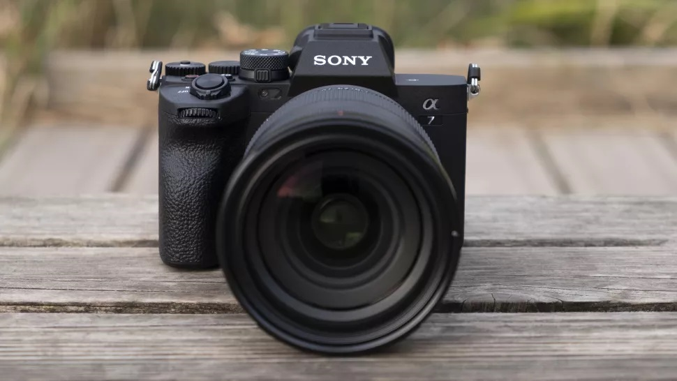 Máy ảnh Sony A7M4 Kit FE 28-70mm F3.5-5.6 OSS